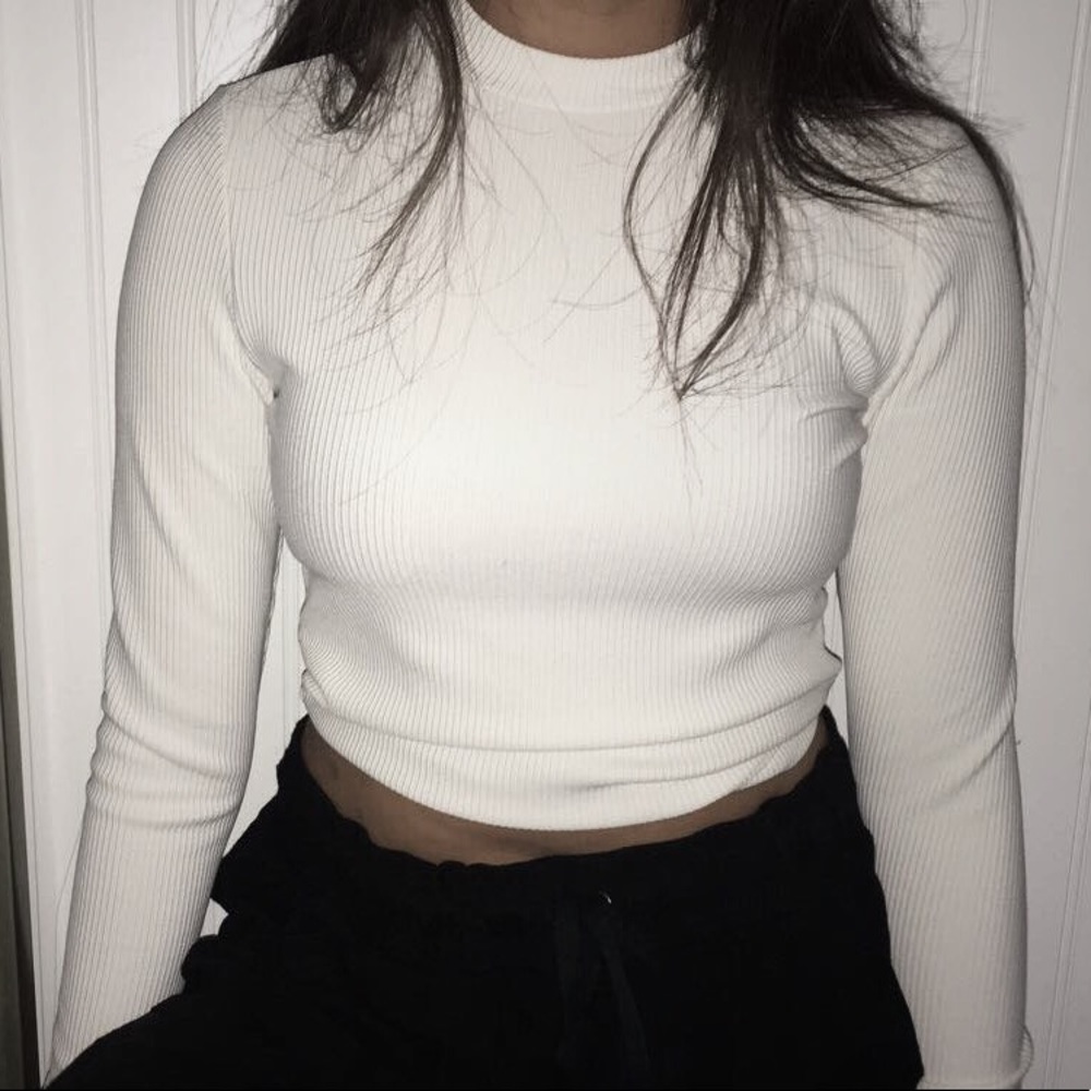 cropped crew neck